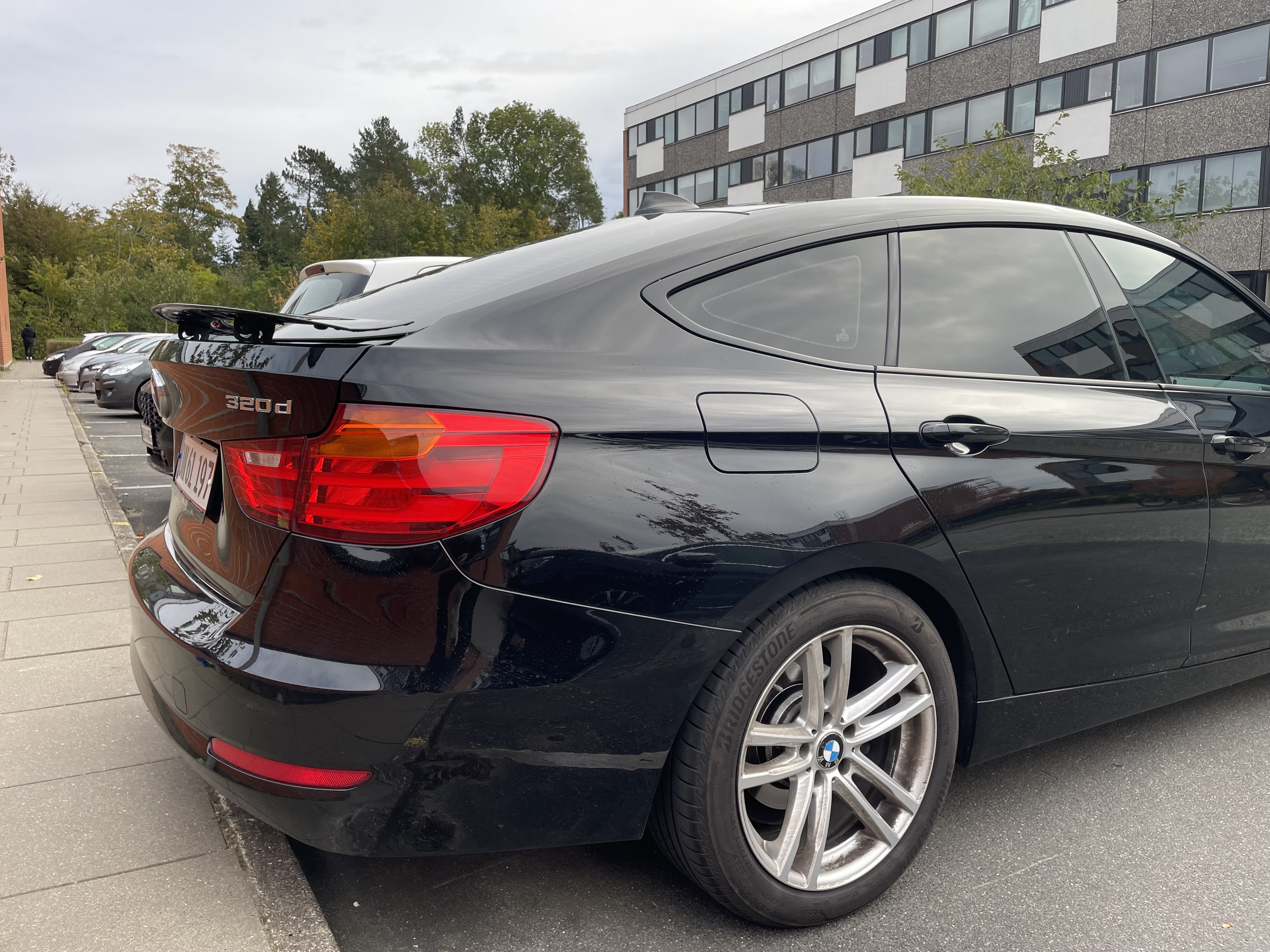 Sort BMW 3-Serie fra 2016