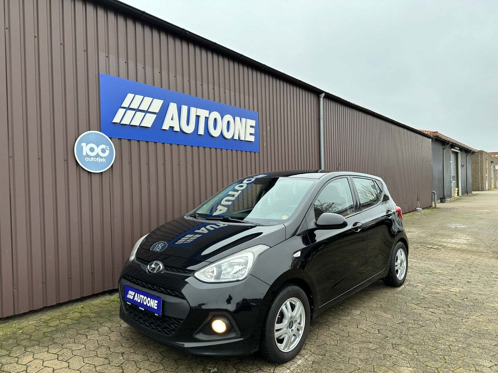 Sort Hyundai i10 fra 2014
