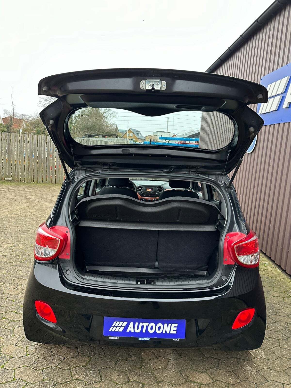 Sort Hyundai i10 fra 2014
