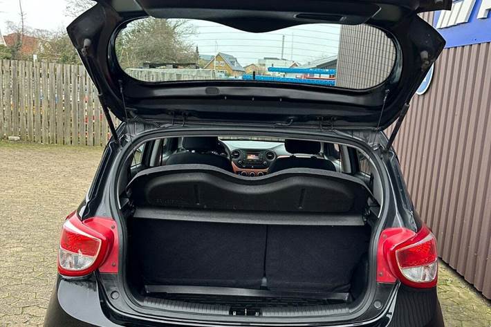 Sort Hyundai i10 fra 2014