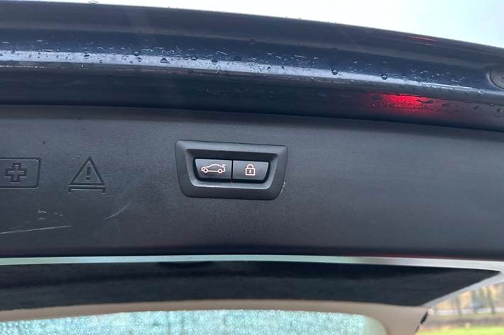 Blå BMW 520d fra 2014