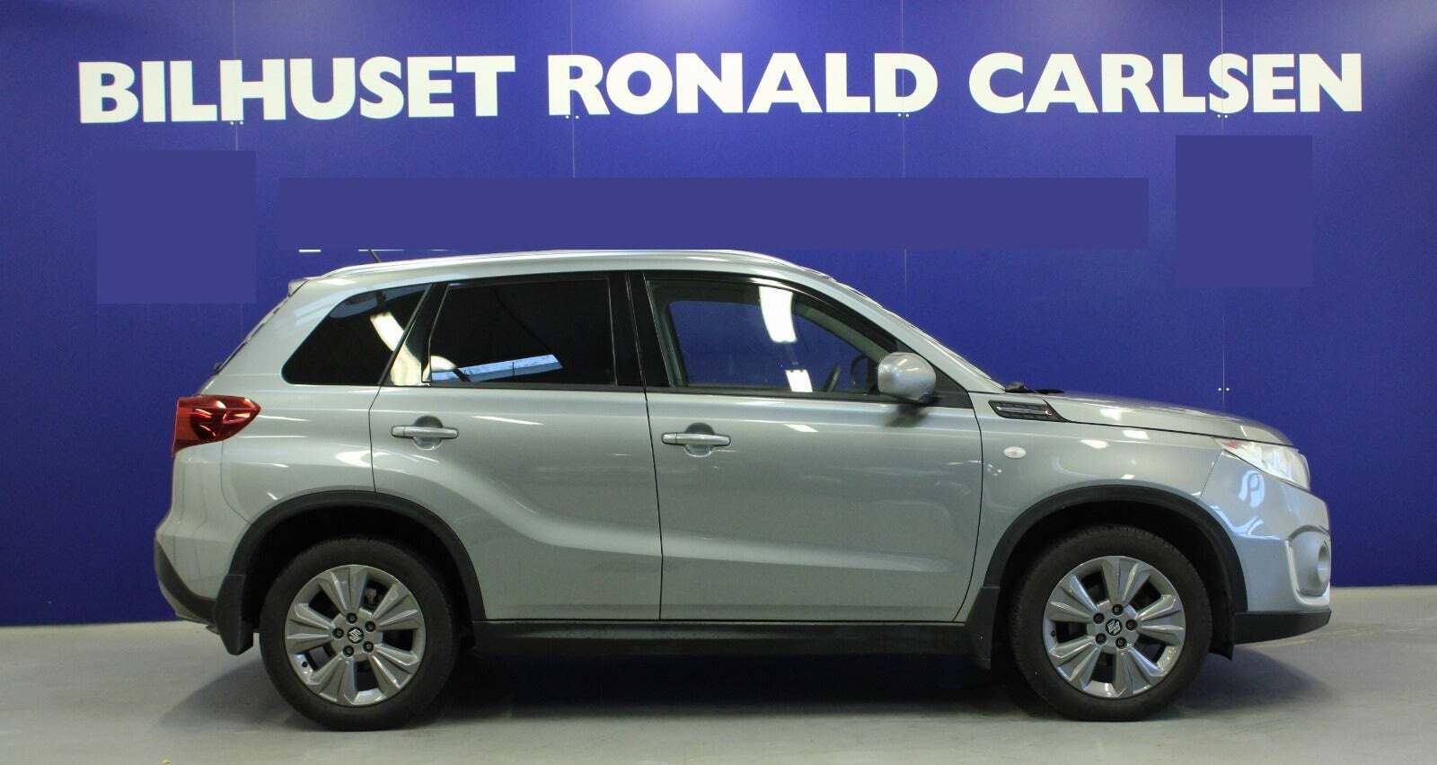 Sølv Suzuki Vitara fra 2019