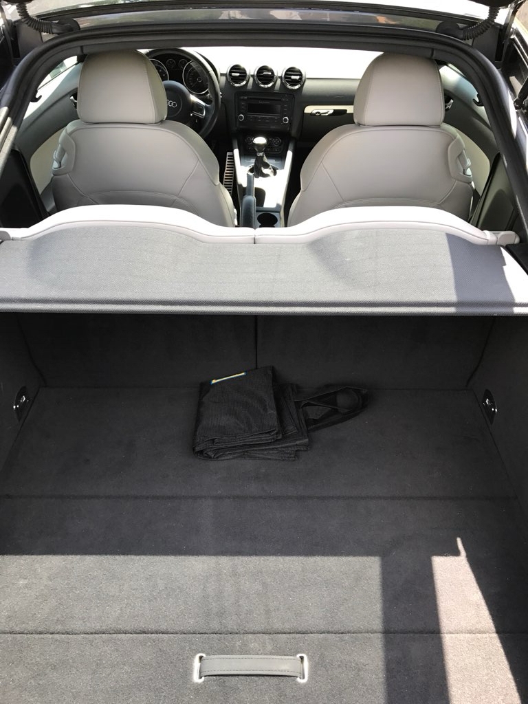 Grå Audi TT RS fra 2010