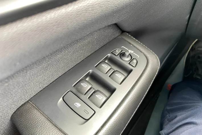 Blå Volvo V60 fra 2019