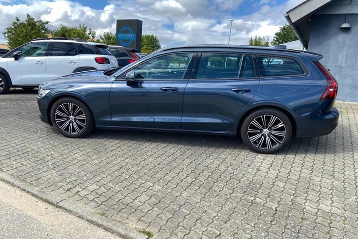 Blå Volvo V60 fra 2019