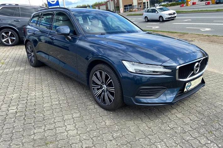 Blå Volvo V60 fra 2019