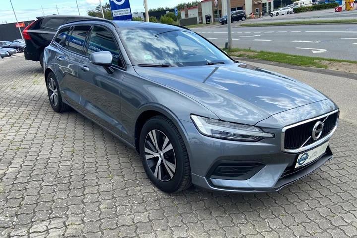 Blå Volvo V60 fra 2019