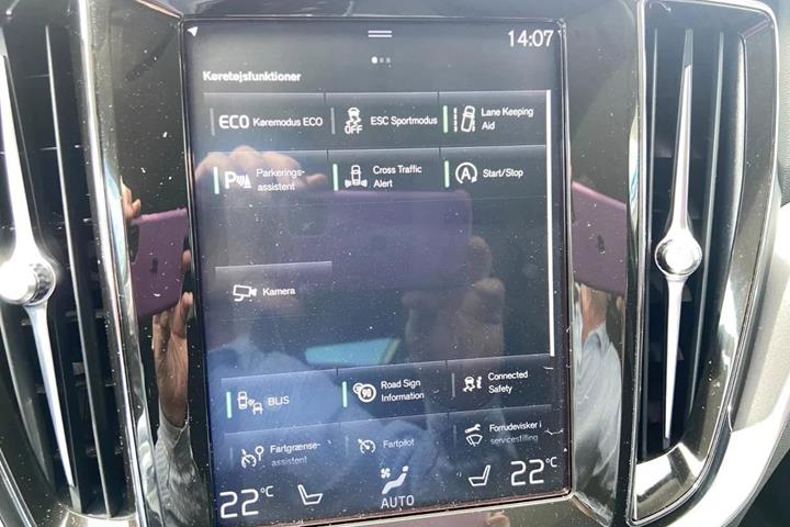 Blå Volvo V60 fra 2019