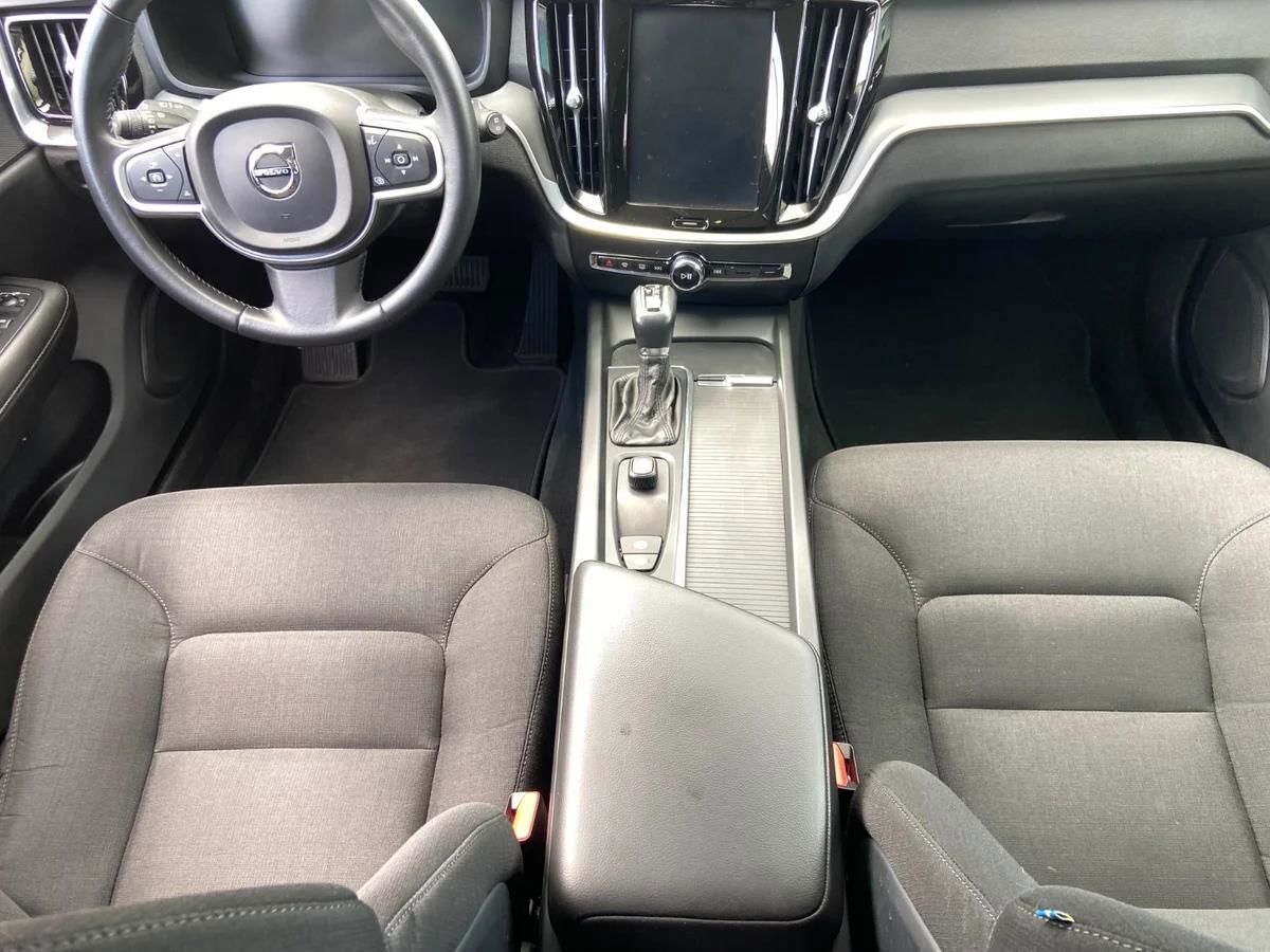 Blå Volvo V60 fra 2019
