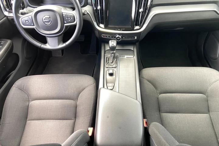 Blå Volvo V60 fra 2019