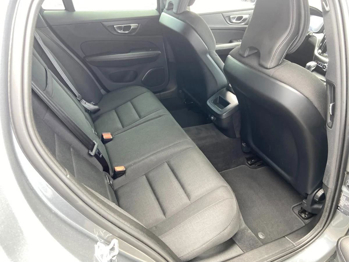 Blå Volvo V60 fra 2019