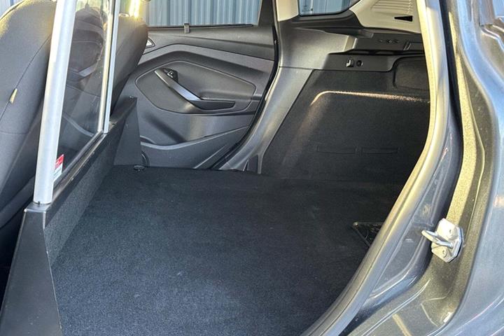 Grå Ford C-MAX fra 2019