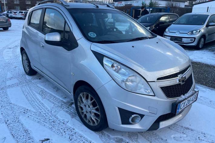 Sølv Chevrolet Spark fra 2012