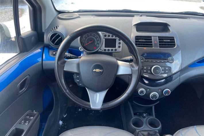 Sølv Chevrolet Spark fra 2012