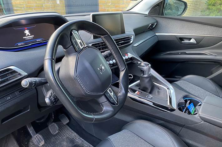 Sort Peugeot 3008 fra 2020