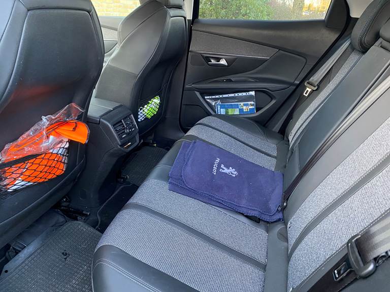 Peugeot 3008 1,5 BlueHDi 130 SUV