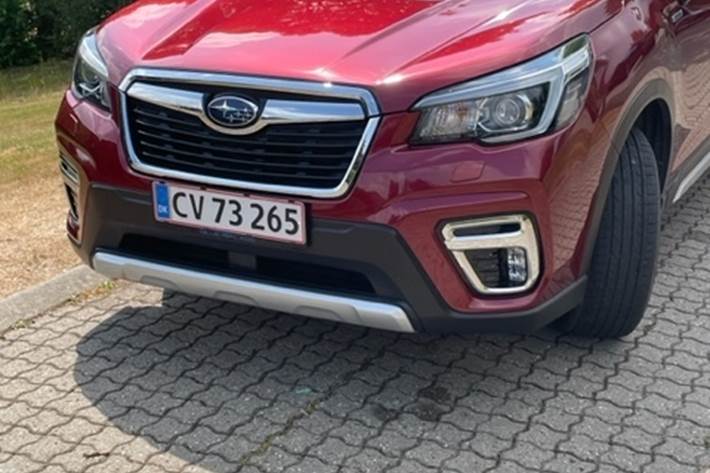 Rød Subaru Forester fra 2020