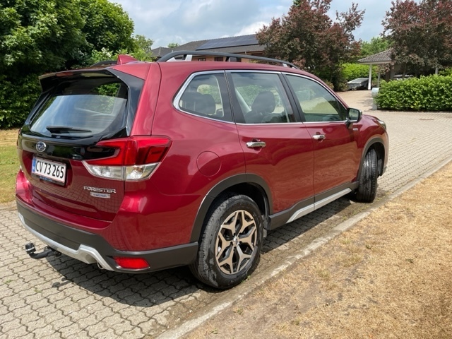 Rød Subaru Forester fra 2020