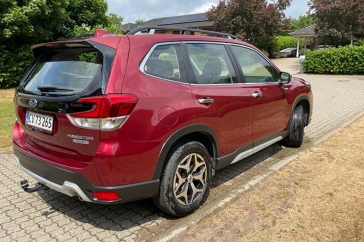 Rød Subaru Forester fra 2020