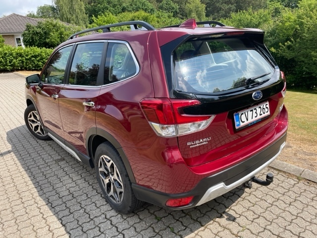 Rød Subaru Forester fra 2020