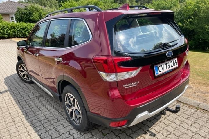 Rød Subaru Forester fra 2020