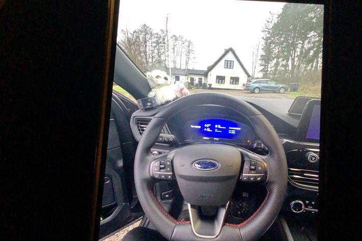 Grå Ford Kuga fra 2021