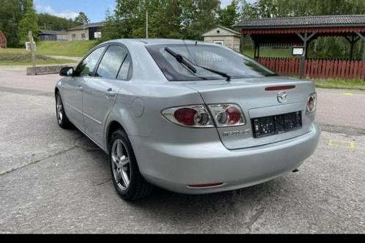 Sølv Mazda 6 fra 2004