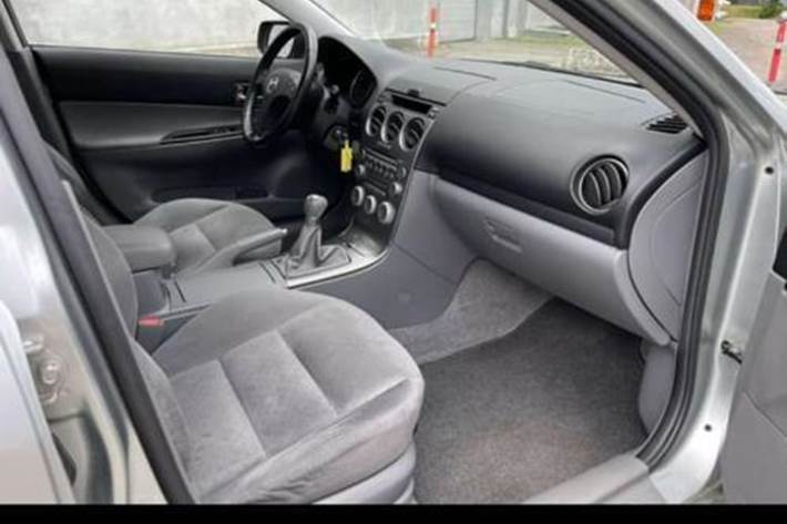 Sølv Mazda 6 fra 2004