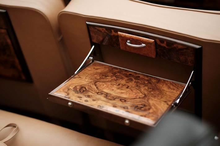 Rød Bentley S1 fra 1957