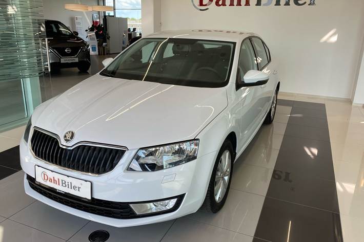 Hvid Skoda Octavia fra 2015