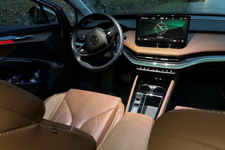 Grå Skoda Enyaq iV fra 2022