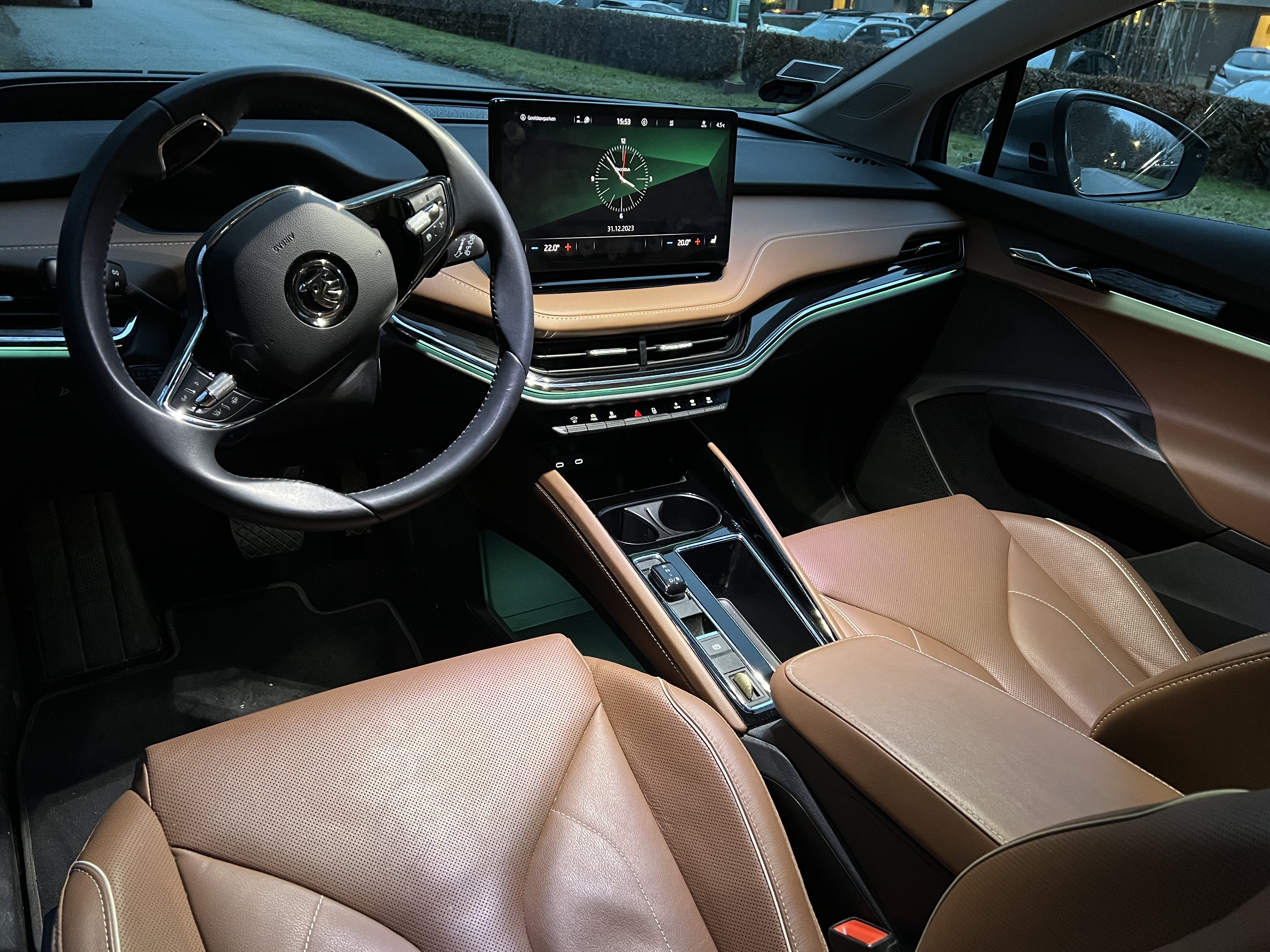 Grå Skoda Enyaq iV fra 2022