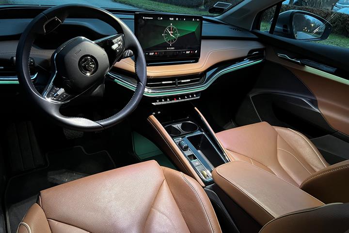 Grå Skoda Enyaq iV fra 2022