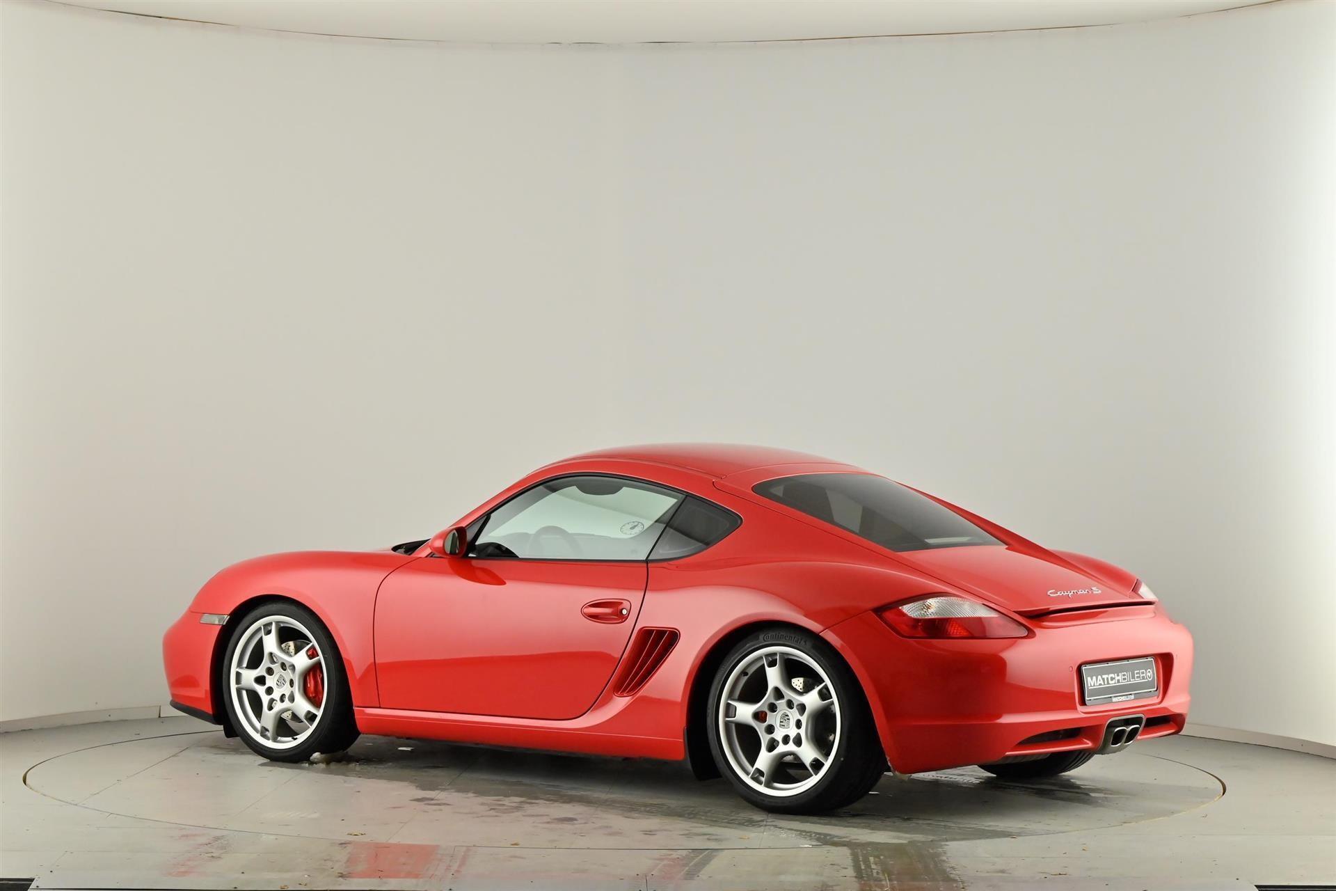 Rød Porsche Cayman fra 2006