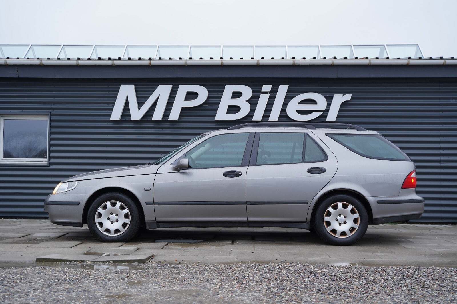 Beige Saab 9-5 fra 2003