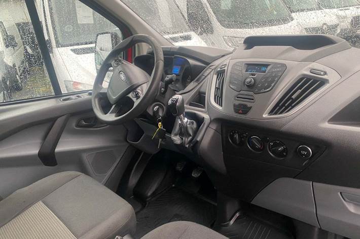 undefined Ford Transit Custom 270S fra 2016 set indefra