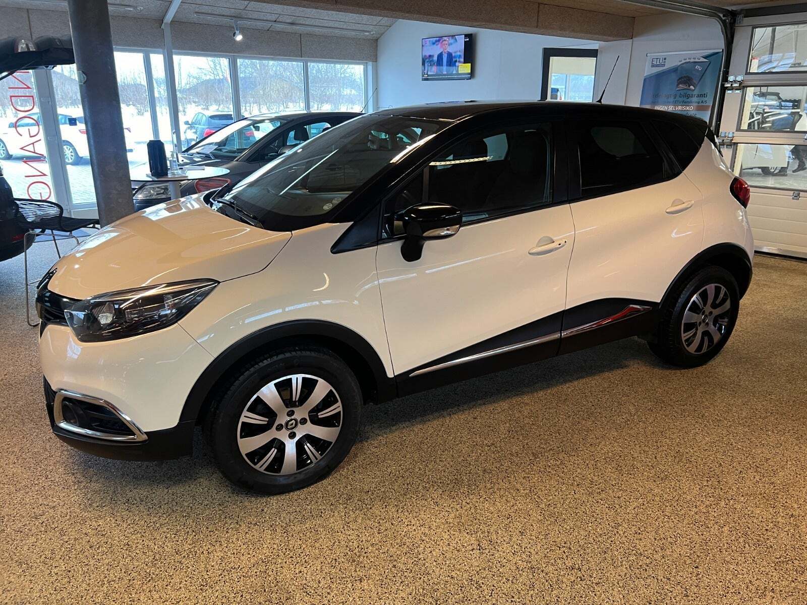 Beige Renault Captur fra 2017