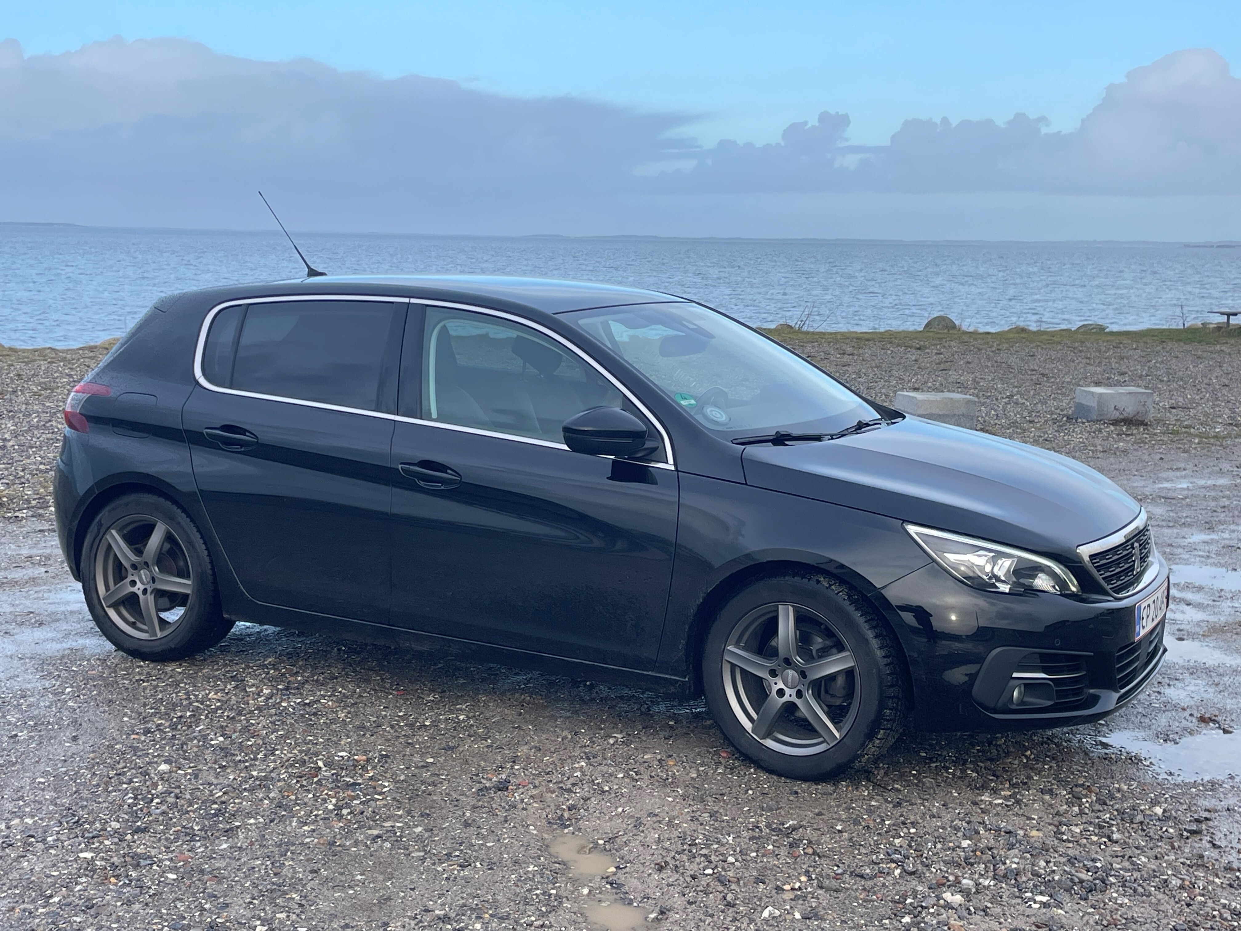 Peugeot 308 1,5 1,5 BlueHDi 130 Selection Sky 5d