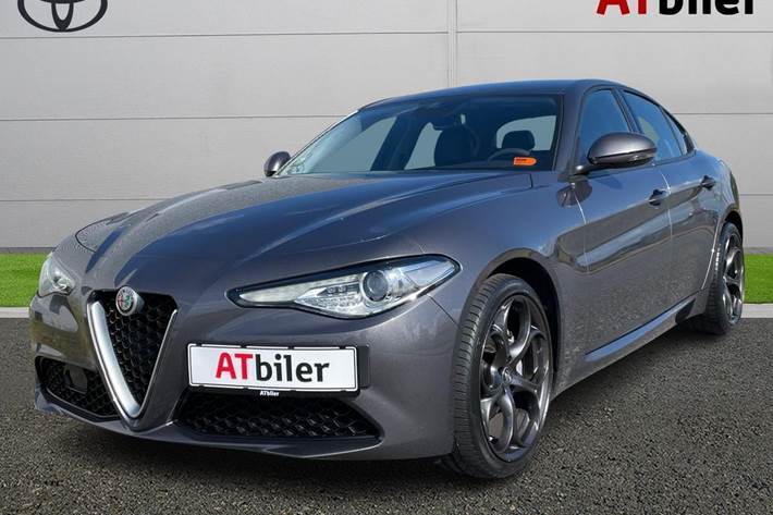 Sort Alfa Romeo Giulia fra 2019