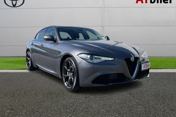 Sort Alfa Romeo Giulia fra 2019