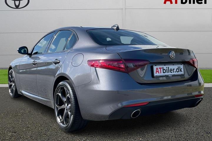 Sort Alfa Romeo Giulia fra 2019