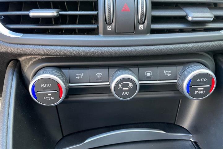 Sort Alfa Romeo Giulia fra 2019
