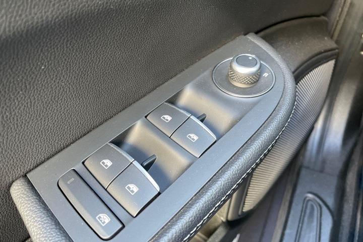 Sort Alfa Romeo Giulia fra 2019