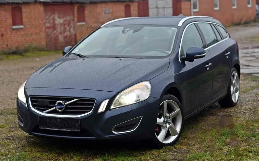Volvo V60 2,0 D3 semmun