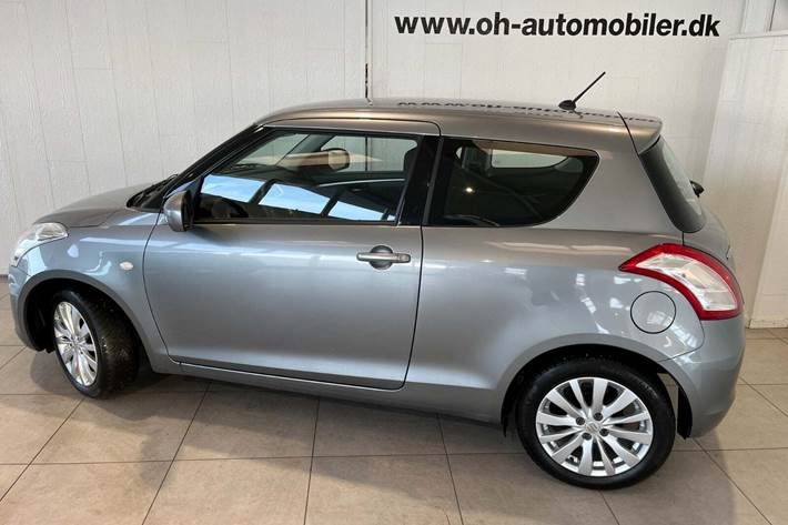 Grå Suzuki Swift fra 2017