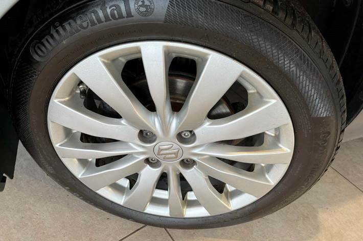 Grå Suzuki Swift fra 2017