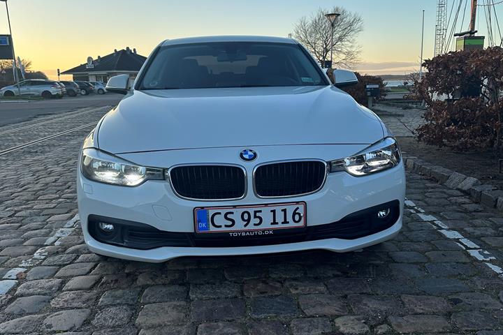 Hvid BMW 3-Serie fra 2016