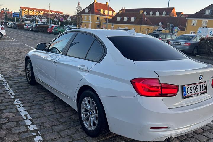 Hvid BMW 3-Serie fra 2016