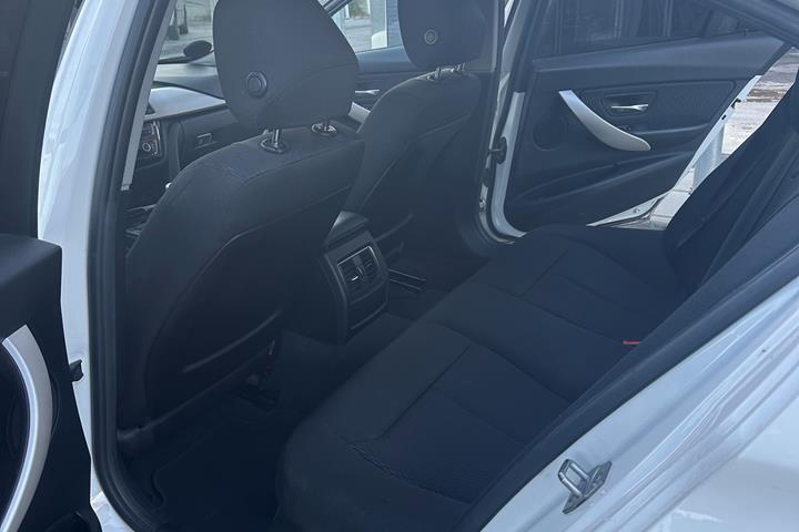 Hvid BMW 3-Serie fra 2016
