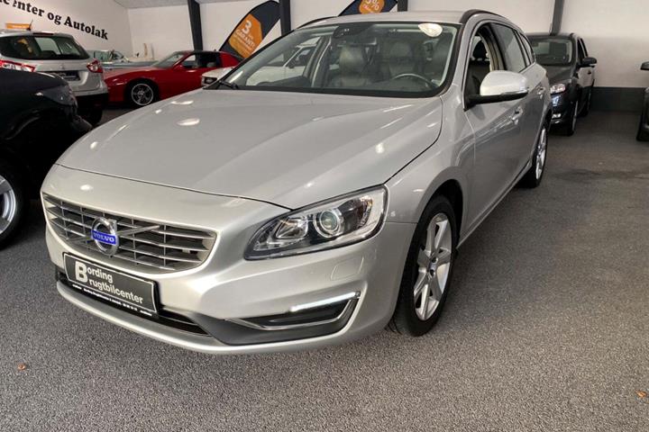 Sølv Volvo V60 fra 2016